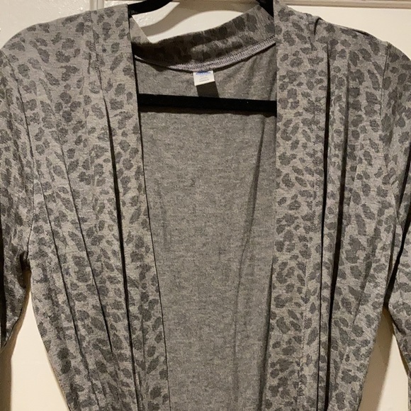 Grey Leopard Robe - Picture 2 of 3